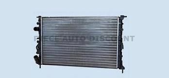 Accéder à la pièce RADIATEUR (1,616V / 2,0L16V)  ESS./1,9DCI-DTI   570x375x17 SAUF CLIM