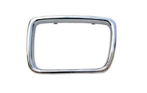 Accéder à la pièce Enjoliveur grille de calandre centrale gauche chromé 94->