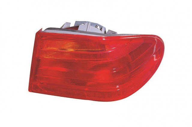 Accéder à la pièce Feu arrière gauche extérieur