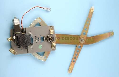 Accéder à la pièce Lève-vitre électrique porte droite  3ptes Accéder à la pièce Lève-vitre électrique porte droite  3ptes