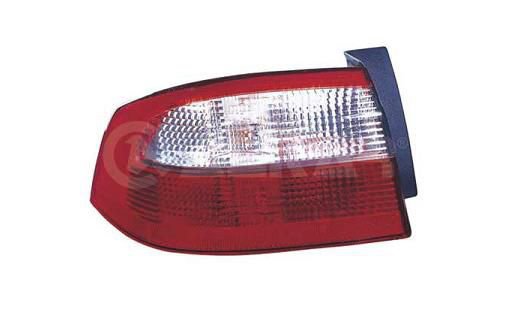 Accéder à la pièce Feu arrière gauche extérieur Berline