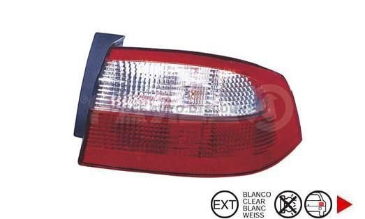 Accéder à la pièce Feu arrière droit extérieur Berline