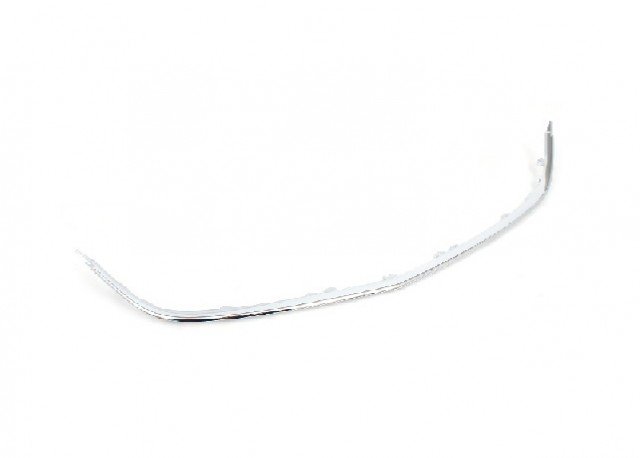 Accéder à la pièce Moulure inférieure de grille supérieure, chromée