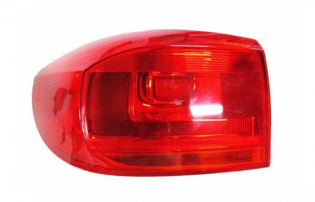 Accéder à la pièce Feu arrière gauche extérieur