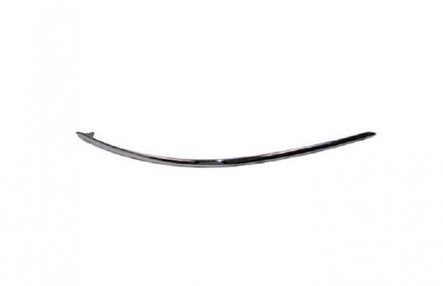 Accéder à la pièce Jonc pare-chocs avant droit chromé