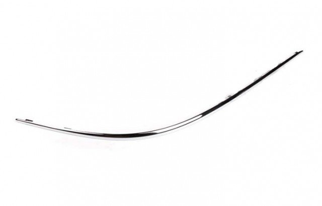 Accéder à la pièce Enjoliveur pare-chocs avant droit chromé 2007->