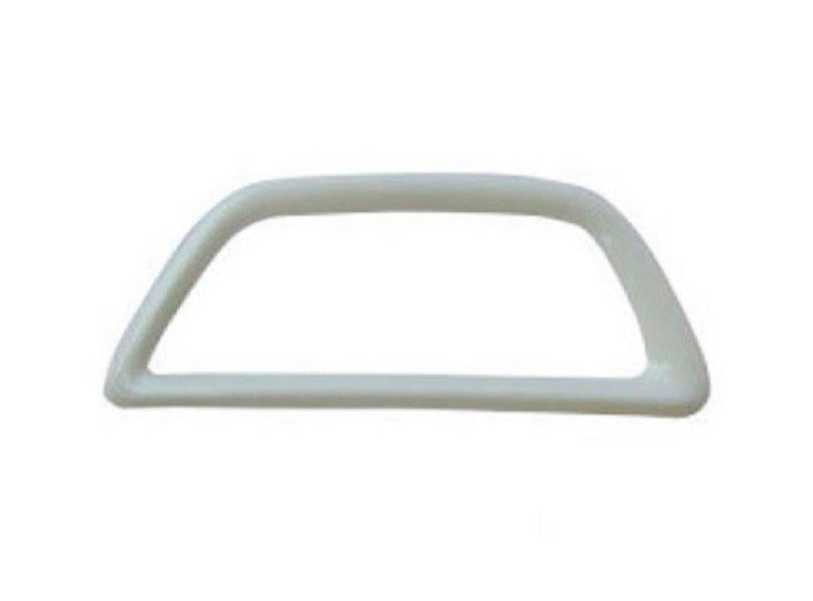 Accéder à la pièce Enjoliveur grille inférieure pare-chocs avant gauche à peindre