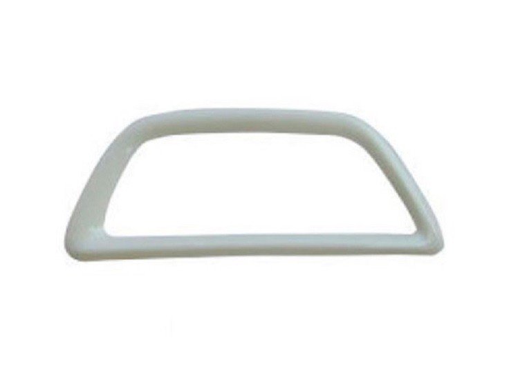 Accéder à la pièce Enjoliveur grille inférieure pare-chocs avant droite à peindre