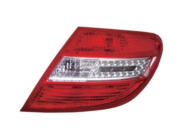 Accéder à la pièce Feu arrière extérieur droit Berline [Led]