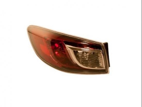 Accéder à la pièce Feu arrière gauche extérieur (4 portes)