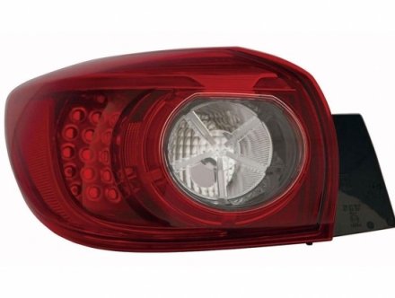 Accéder à la pièce Feu arrière extérieur gauche LED [5 portes]