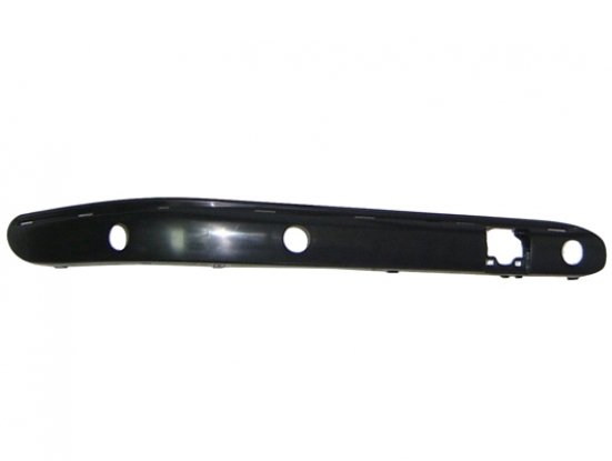 Accéder à la pièce Moulure droite pare-chocs avant avec trous enjoliveurs et capteurs