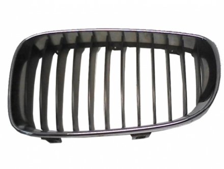Accéder à la pièce Grille gauche avant cadre chromée et bandes noires