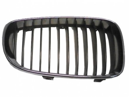 Accéder à la pièce Grille droite avant cadre chromée et bandes noires