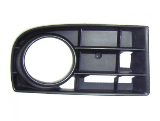 Accéder à la pièce Grille droit de pare-chocs avant avec trous antibrouillard et 2 bandes