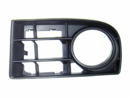 Accéder à la pièce Grille gauche de pare-chocs avant avec trous antibrouillards et 2 bandes