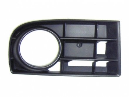 Accéder à la pièce Grille droit de pare-chocs avant avec trous antibrouillard et 2 bandes