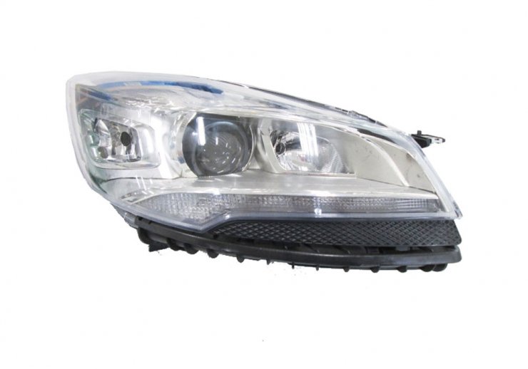 Accéder à la pièce Phare électrique droit avec moteur et feu diurne à LED