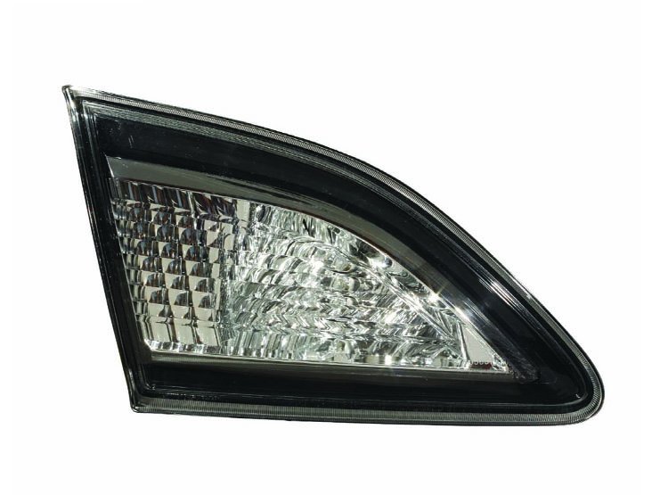 Accéder à la pièce Feu arrière droit intérieur (4 portes)