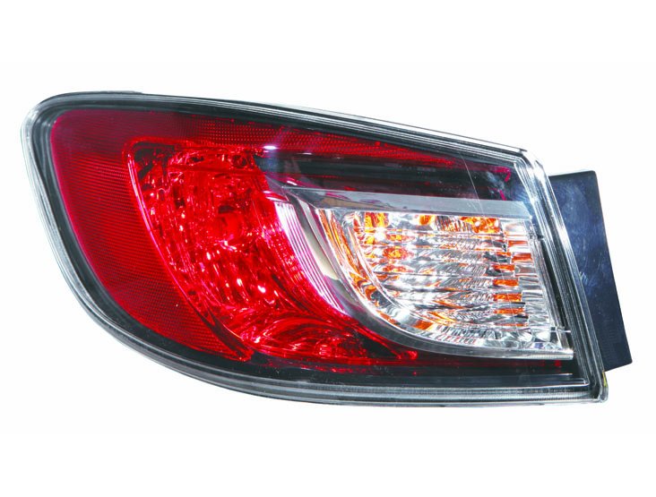 Accéder à la pièce Feu arrière extérieur droit (4 portes)