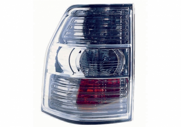 Accéder à la pièce Feu arrière gauche (5 portes)