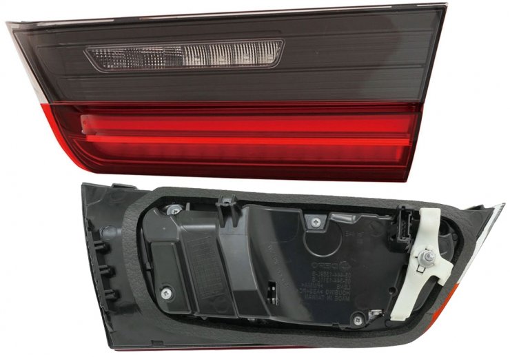 Accéder à la pièce Feu arrière droit, intérieur, LED