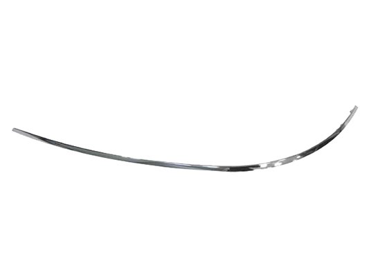 Accéder à la pièce Moulure gauche pare-chocs arrière, chromée