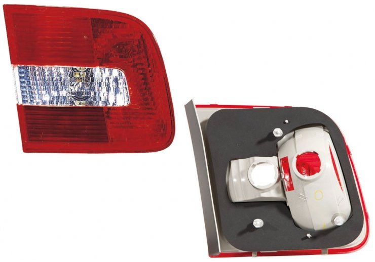 Accéder à la pièce Feu arrière droit, intérieur