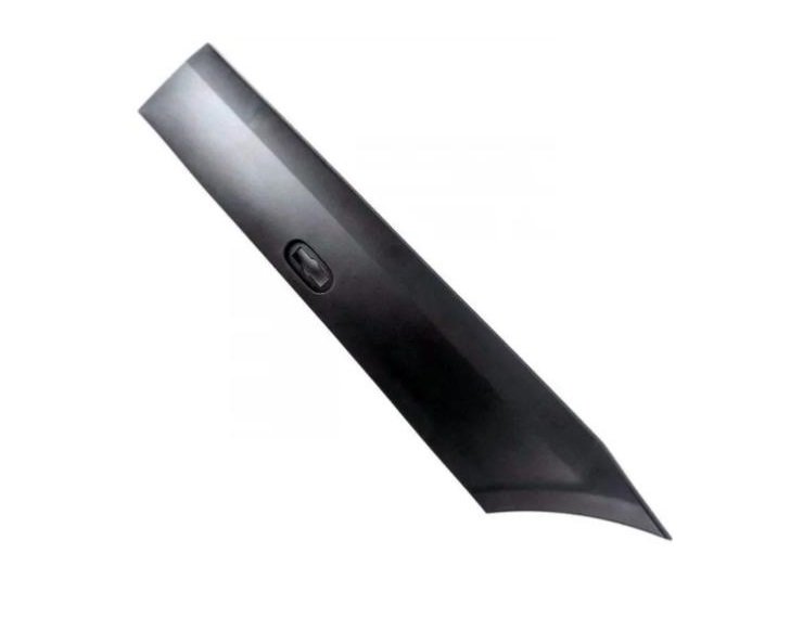 Accéder à la pièce Moulure inférieure arrière gauche, partie avant, trou feu clignotant