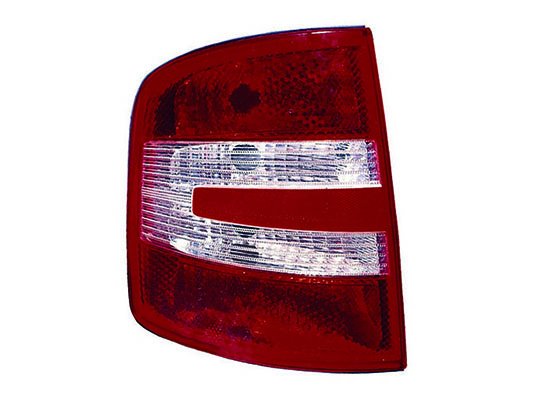 Accéder à la pièce Feu arrière gauche (berline/combi)