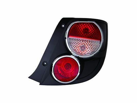 Accéder à la pièce Feu arrière droit, extérieur (5 portes)