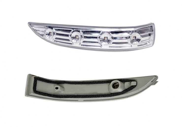 Accéder à la pièce Feu clignotant du rétroviseur gauche, LED