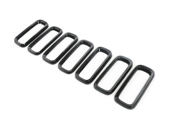 Accéder à la pièce Moulures calandre noires (7 pièces) (Mod. Altitude)