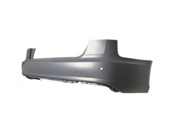 Accéder à la pièce Pare-chocs arrière apprêté, trous capteurs (4 portes)