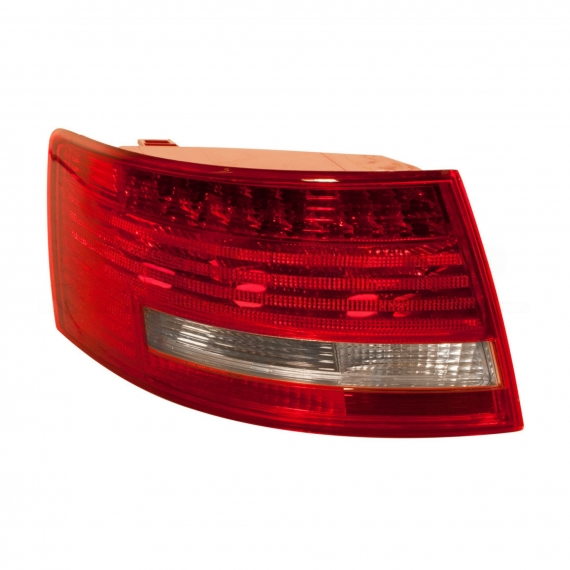 Accéder à la pièce Feu arrière gauche LED [Sedan]